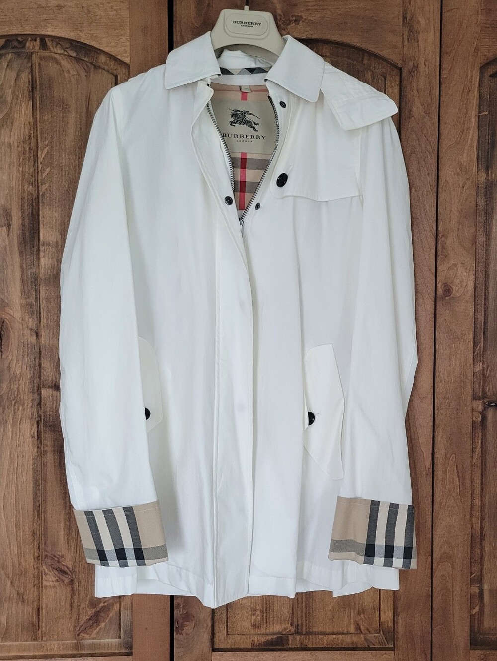 Burberry White Jacket with Signature Check Cuff Detail:2